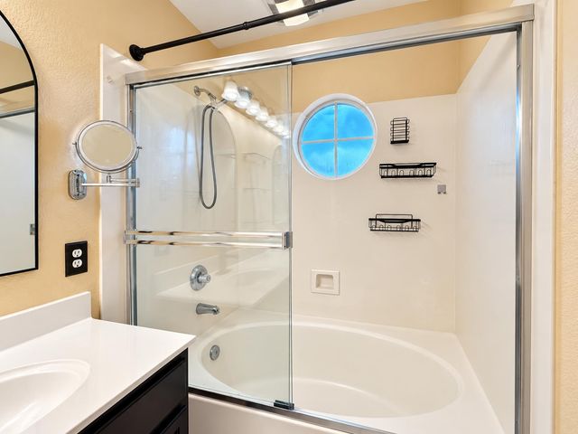 9050 Descendant Dr, Elk Grove, CA 95758