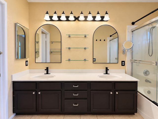 9050 Descendant Dr, Elk Grove, CA 95758