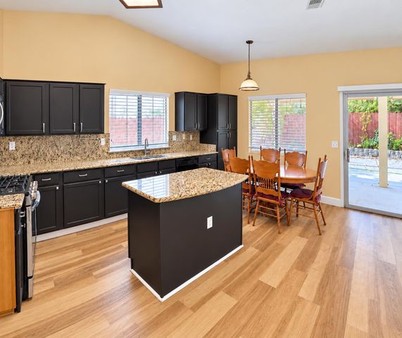 9050 Descendant Dr, Elk Grove, CA 95758