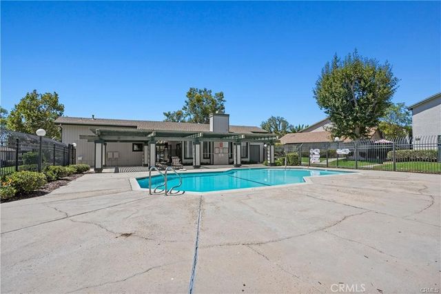 23232 Orange Avenue 2, Lake Forest, CA 92630