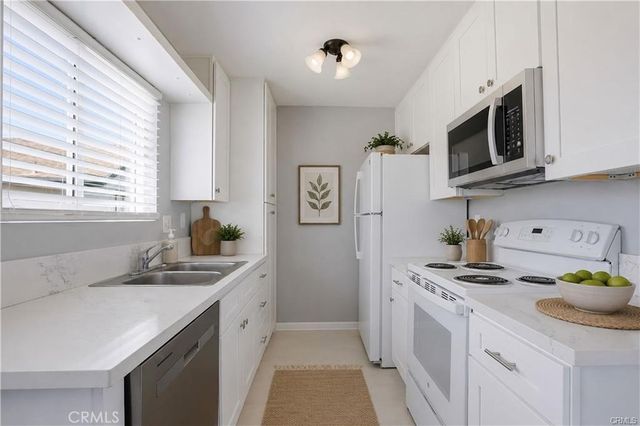 23232 Orange Avenue 2, Lake Forest, CA 92630