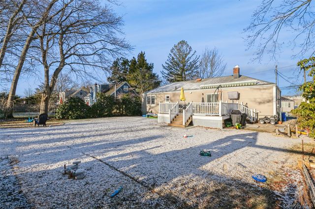 17 Goldsmith Avenue, Greenlawn, NY 11740