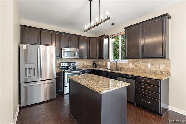 50647 Bredenbury Drive, Macomb, MI 48044