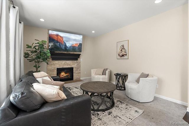 50647 Bredenbury Drive, Macomb, MI 48044