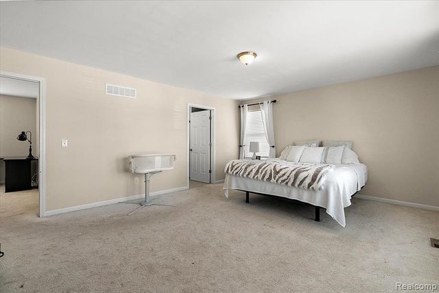50647 Bredenbury Drive, Macomb, MI 48044