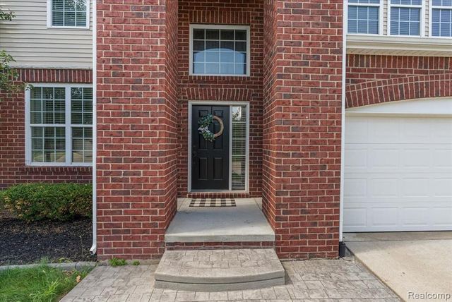 50647 Bredenbury Drive, Macomb, MI 48044