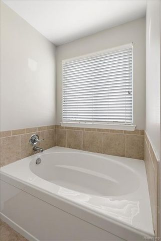 50647 Bredenbury Drive, Macomb, MI 48044