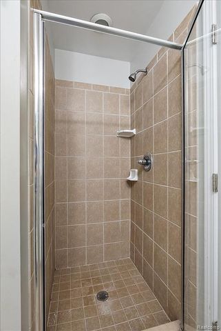 50647 Bredenbury Drive, Macomb, MI 48044