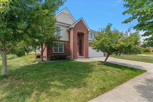 50647 Bredenbury Drive, Macomb, MI 48044