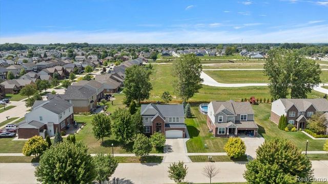 50647 Bredenbury Drive, Macomb, MI 48044