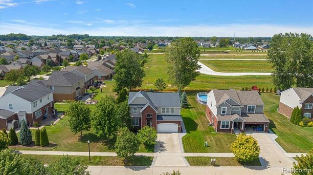 50647 Bredenbury Drive, Macomb, MI 48044