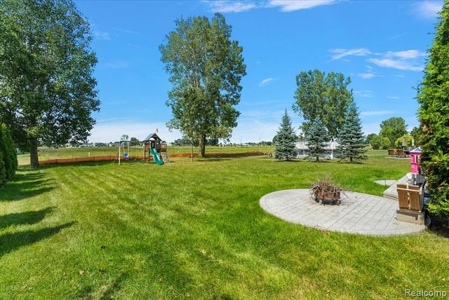 50647 Bredenbury Drive, Macomb, MI 48044