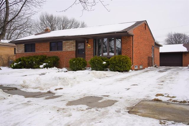 26608 Marilyn Avenue, Warren, MI 48089