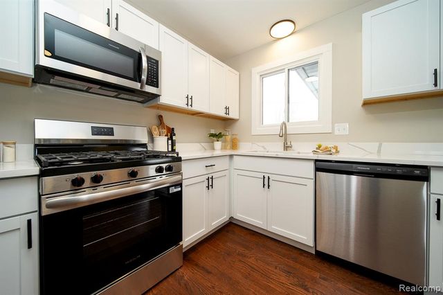 26608 Marilyn Avenue, Warren, MI 48089