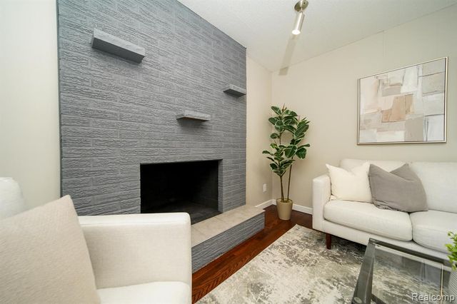 26608 Marilyn Avenue, Warren, MI 48089