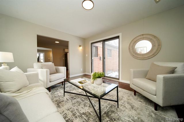 26608 Marilyn Avenue, Warren, MI 48089