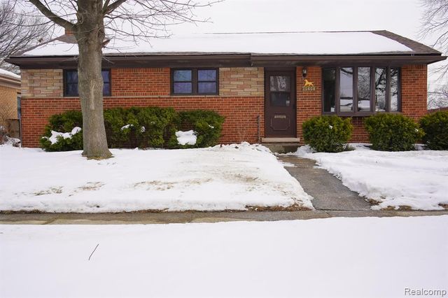 26608 Marilyn Avenue, Warren, MI 48089