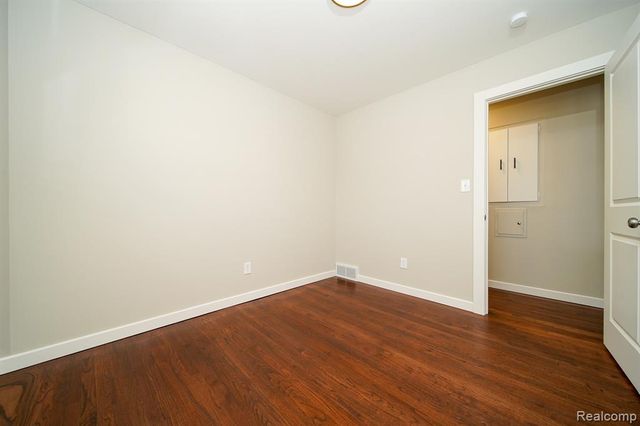 26608 Marilyn Avenue, Warren, MI 48089