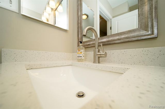 26608 Marilyn Avenue, Warren, MI 48089