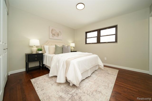 26608 Marilyn Avenue, Warren, MI 48089