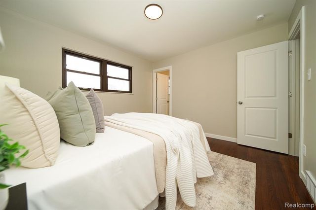 26608 Marilyn Avenue, Warren, MI 48089