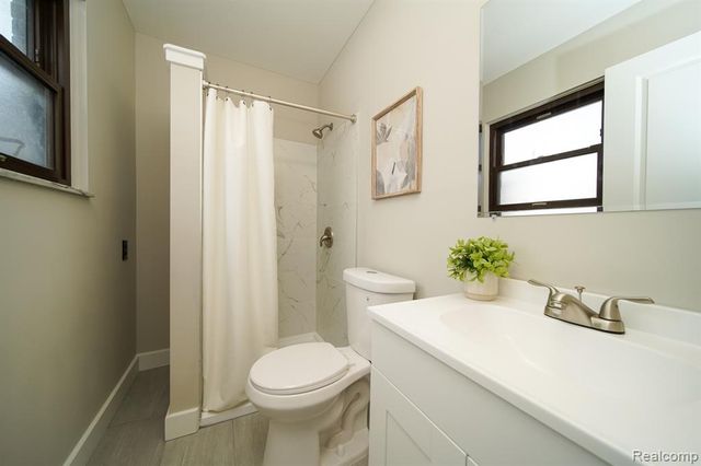 26608 Marilyn Avenue, Warren, MI 48089