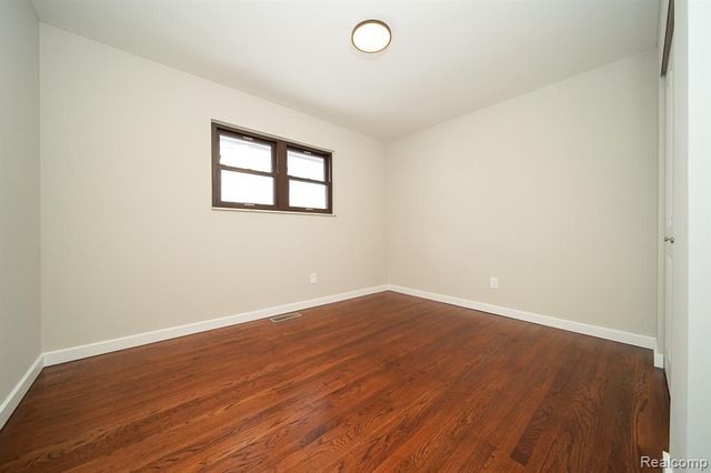 26608 Marilyn Avenue, Warren, MI 48089