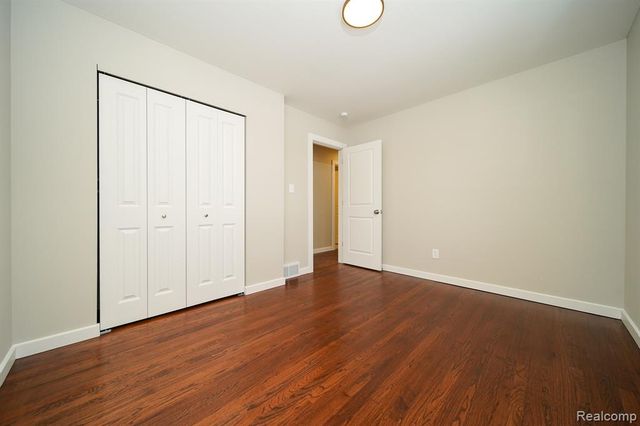 26608 Marilyn Avenue, Warren, MI 48089