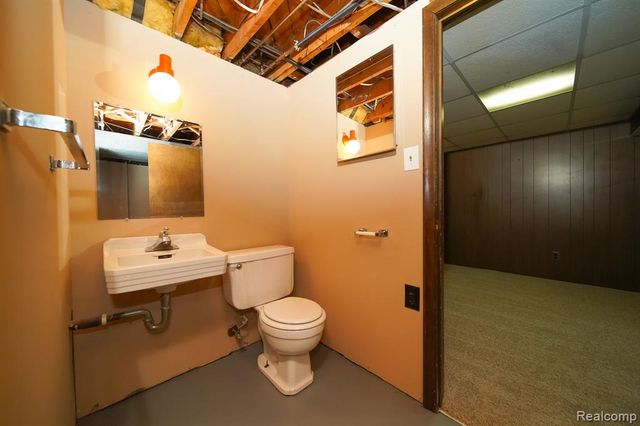 26608 Marilyn Avenue, Warren, MI 48089