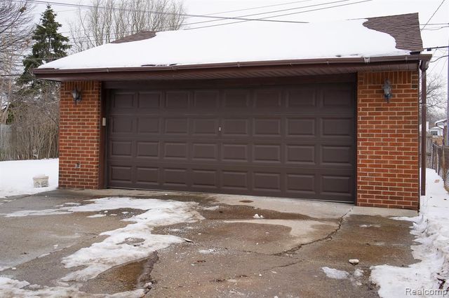 26608 Marilyn Avenue, Warren, MI 48089