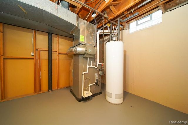 26608 Marilyn Avenue, Warren, MI 48089