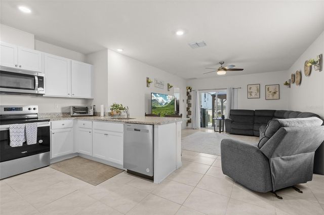 1452 CUMBERLAND AVENUE, Davenport, FL 33837