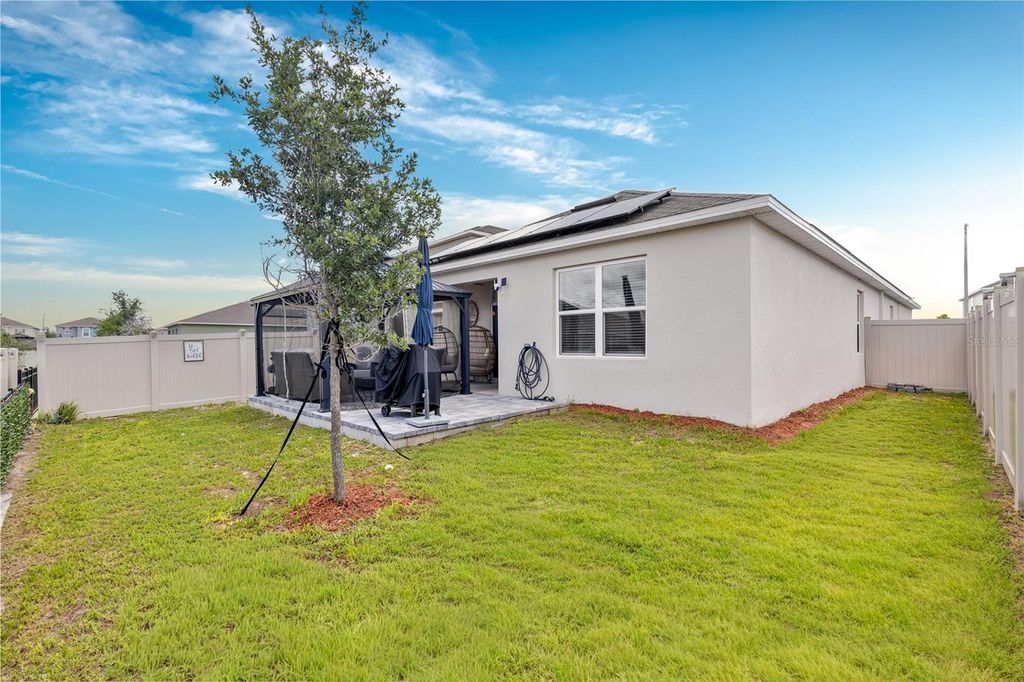 Image 14 of property listing at 1452 CUMBERLAND AVENUE, Davenport, FL 33837