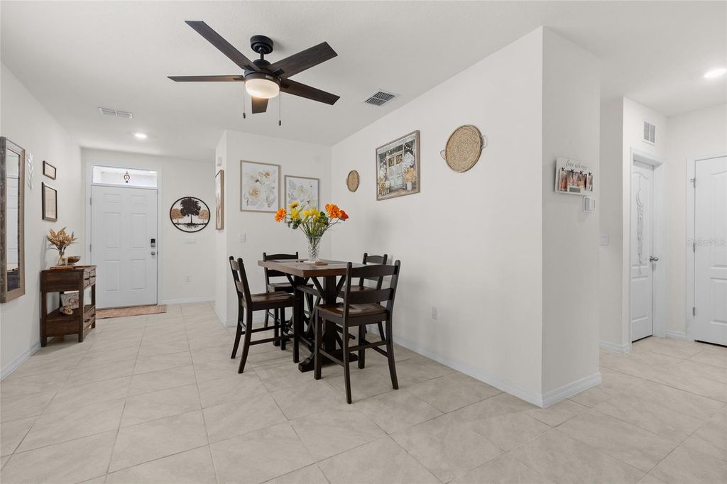 Image 19 of property listing at 1452 CUMBERLAND AVENUE, Davenport, FL 33837
