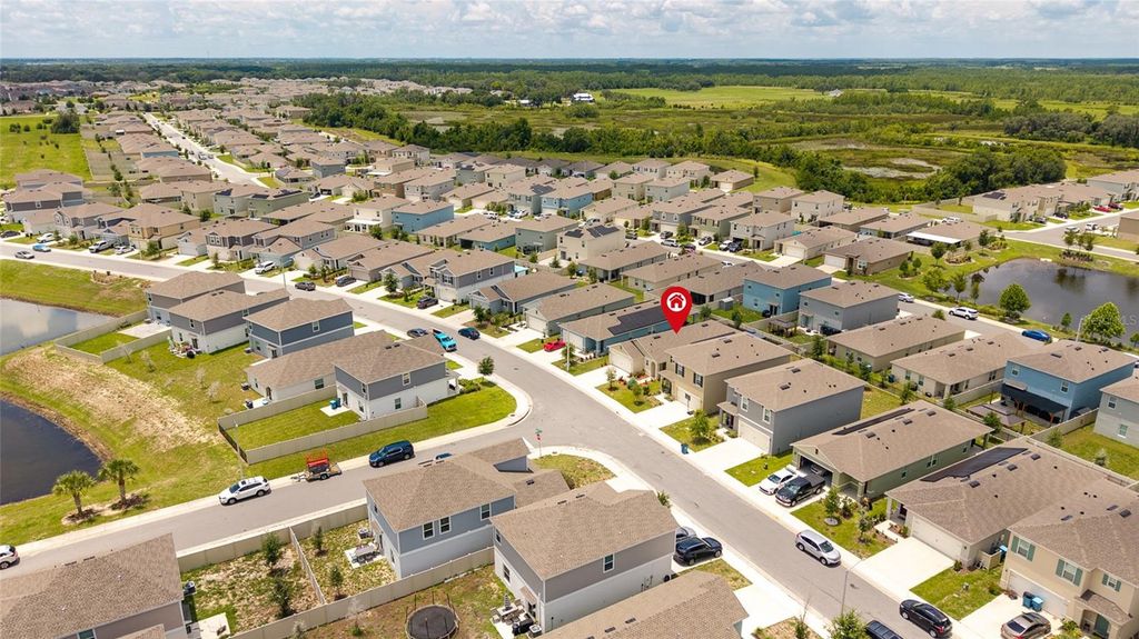 Image 30 of property listing at 1452 CUMBERLAND AVENUE, Davenport, FL 33837