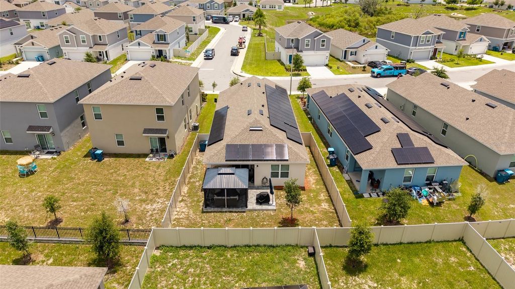 Image 35 of property listing at 1452 CUMBERLAND AVENUE, Davenport, FL 33837