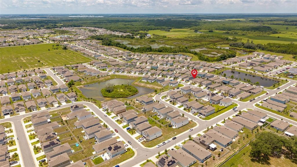 Image 40 of property listing at 1452 CUMBERLAND AVENUE, Davenport, FL 33837