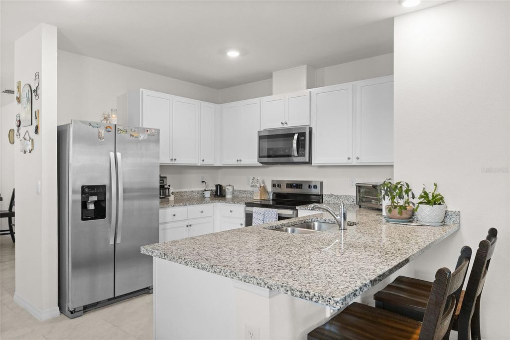 Image 5 of property listing at 1452 CUMBERLAND AVENUE, Davenport, FL 33837