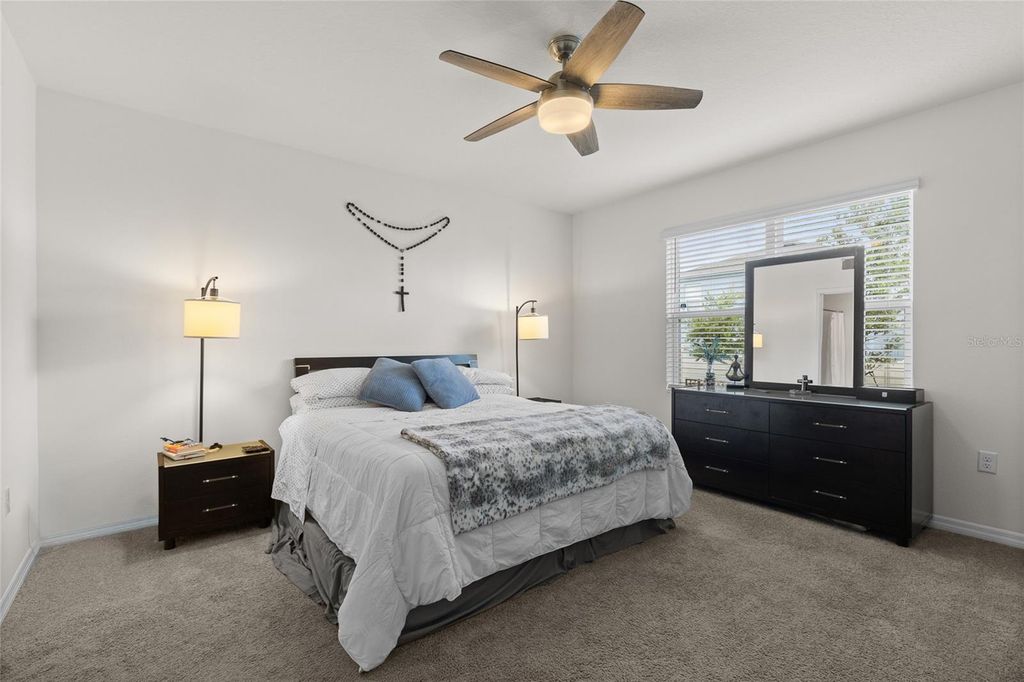 Image 9 of property listing at 1452 CUMBERLAND AVENUE, Davenport, FL 33837