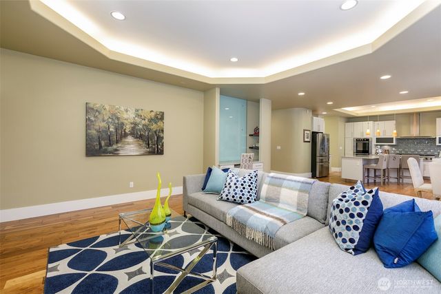 3712 88th Avenue SE, Mercer Island, WA 98040