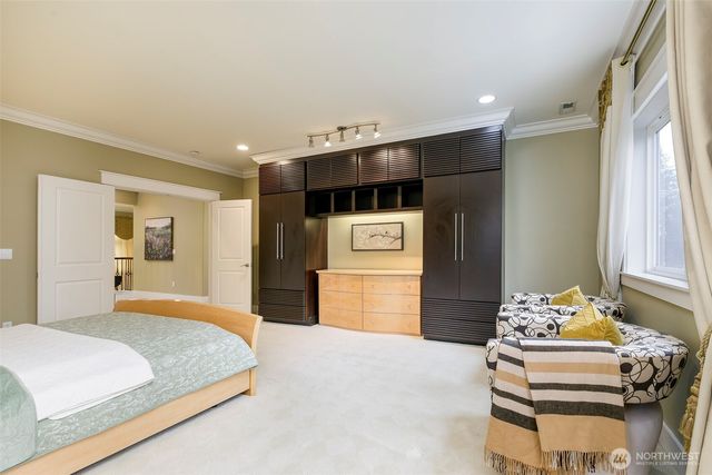 3712 88th Avenue SE, Mercer Island, WA 98040