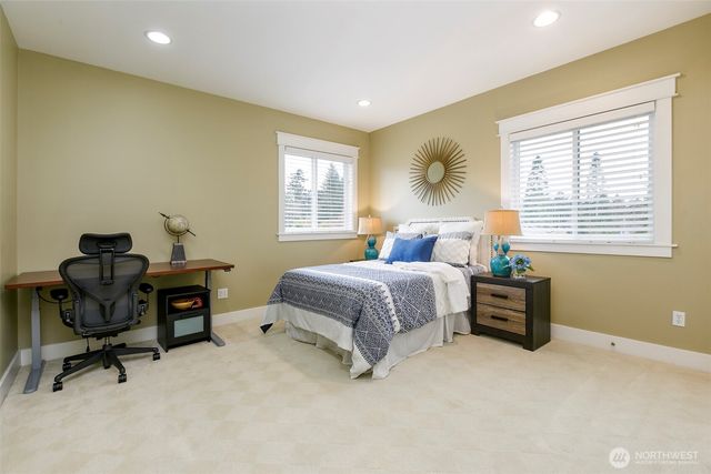 3712 88th Avenue SE, Mercer Island, WA 98040