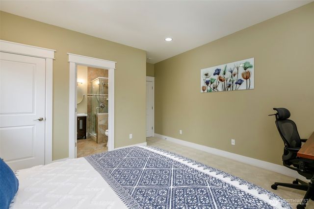 3712 88th Avenue SE, Mercer Island, WA 98040