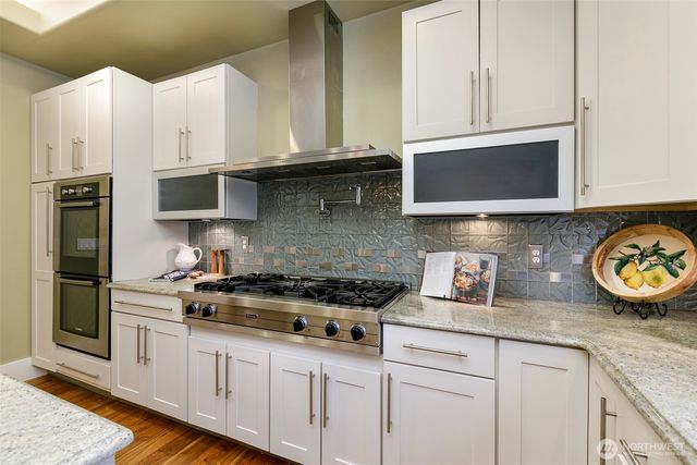 3712 88th Avenue SE, Mercer Island, WA 98040