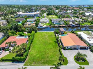 1598 Curlew AVE, Naples, FL 34102