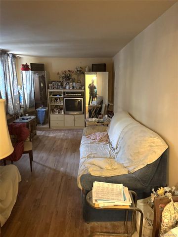 83-25 98 Street 1J, Woodhaven, NY 11421