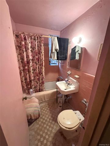 83-25 98 Street 1J, Woodhaven, NY 11421