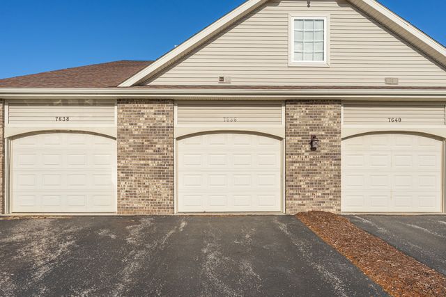 7636 Creek Bend 7636, Rockford, IL 61114