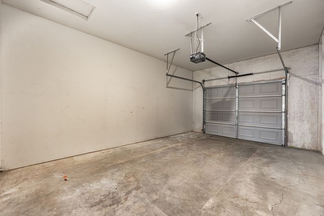 7636 Creek Bend 7636, Rockford, IL 61114