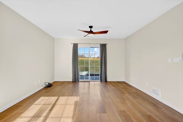 7636 Creek Bend 7636, Rockford, IL 61114